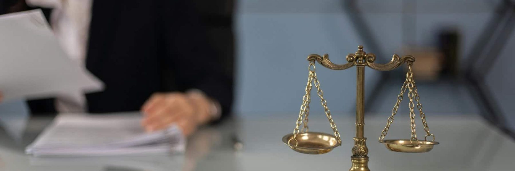 KHK ile İhraç Edildikten Sonra Görevine İade Edilenler Tazminat Talep Edebilir mi - Anayasa Mahkemesi Kararı - Anayasa Mahkemesi Bireysel Başvuru - Kayseri İdare Hukuku Avukatı - Kayseri Tazminat Avukatı - Manevi Tazminat Davası - Kayseri Avukat Zülküf Arslan