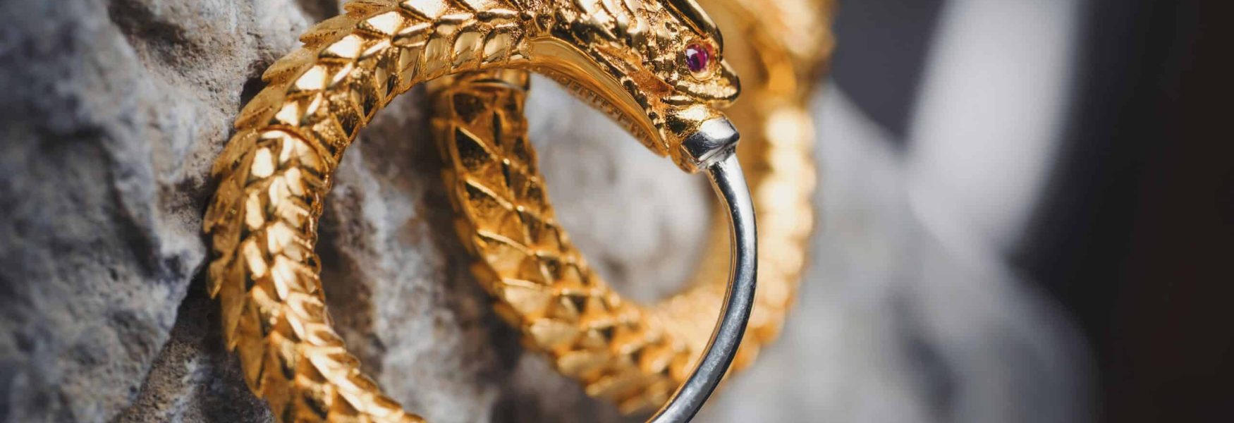 Kadının Kişisel Malı Niteliğindeki Ziynet Eşyalarına İlişkin Davada İspat Yükü - Kayseri Boşanma Avukatı - Anlaşmalı Boşanma Avukatı - Çekişmeli Boşanma Avukatı - Aile Hukuku Boşanma Davası - Türk Medeni Kanunu - Kayseri Avukat Zülküf Arslan Hukuk Bürosu