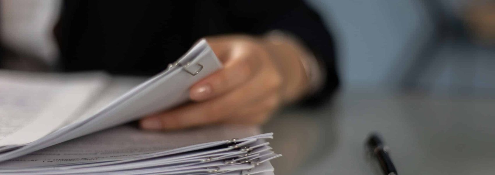 Soruşturma Dosyasına Erişimin Kısıtlanması Nedeniyle Tutuklanma Gerekçelerine İtiraz Etme İmkânının Bulunmaması - Kayseri Ceza Avukatı - Türk Ceza Kanunu - AYM Bireysel Başvuru Avukatı - Anayasa Mahkemesi Bireysel Başvuru Avukatı - Anayasa Mahkemesi Kararları - Kayseri Avukat Zülküf Arslan Hukuk Bürosu