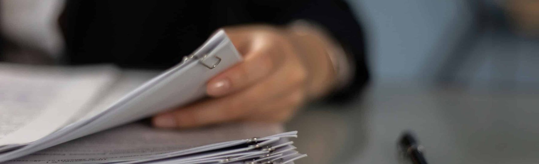 Soruşturma Dosyasına Erişimin Kısıtlanması Nedeniyle Tutuklanma Gerekçelerine İtiraz Etme İmkânının Bulunmaması - Kayseri Ceza Avukatı - Türk Ceza Kanunu - AYM Bireysel Başvuru Avukatı - Anayasa Mahkemesi Bireysel Başvuru Avukatı - Anayasa Mahkemesi Kararları - Kayseri Avukat Zülküf Arslan Hukuk Bürosu