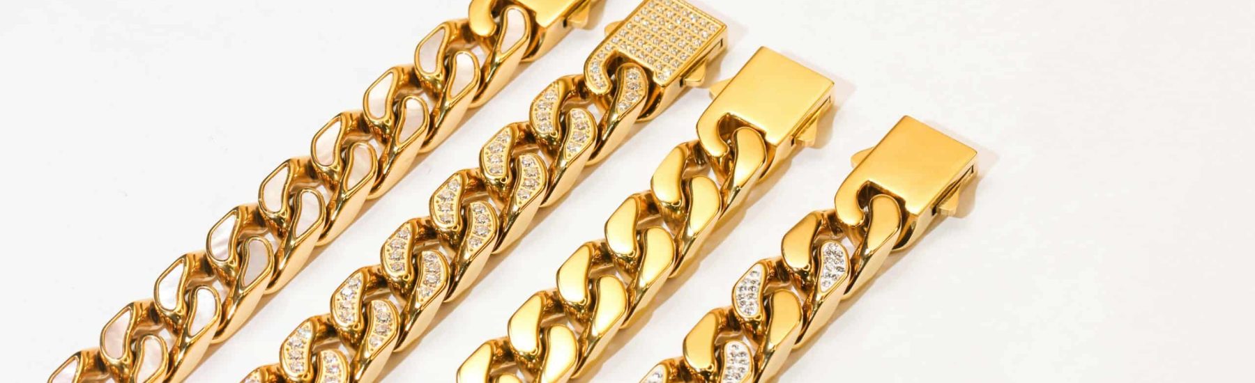 Düğünde Takılan Ziynet Eşyaları ve Takılar Hangi Eşe Aittir - Kayseri Boşanma Avukatı - Anlaşmalı Boşanma Avukatı - Çekişmeli Boşanma Avukatı - Aile Hukuku Boşanma Davası - Türk Medeni Kanunu - Kayseri Avukat Zülküf Arslan Hukuk Bürosu