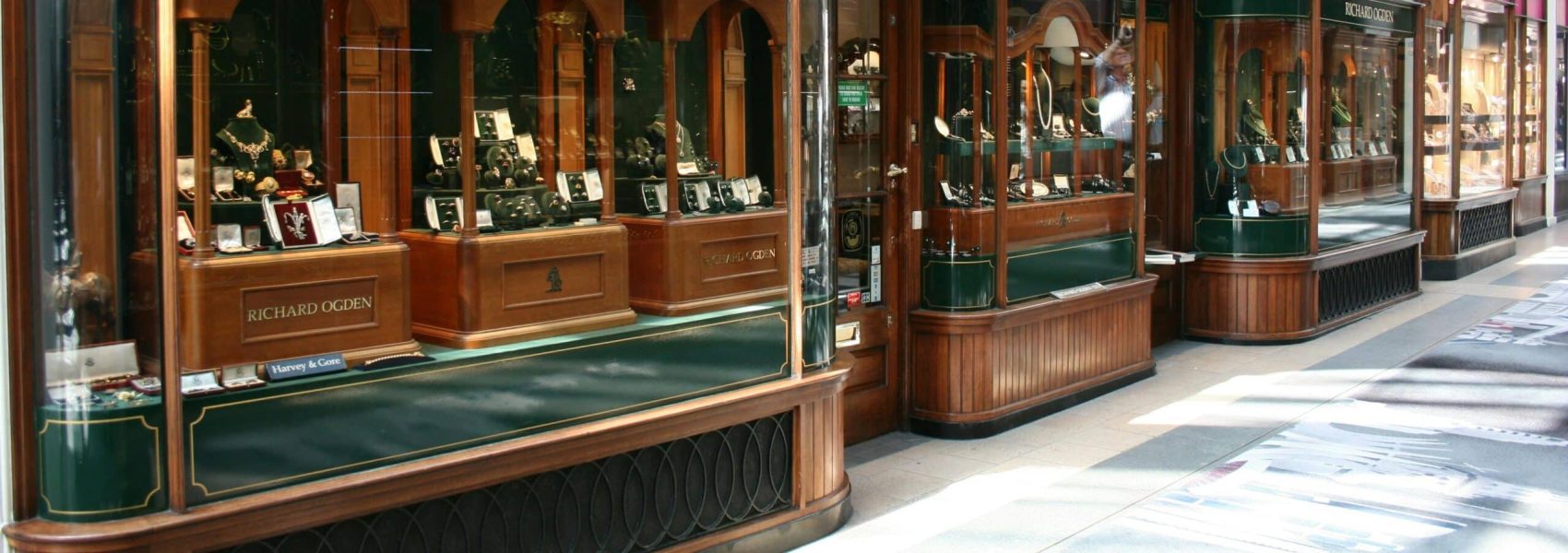 Türk Borçlar Kanunu’nda Düzenlenen Rekabet Yasağından Doğan Davalarda Görevli Mahkeme, Ticaret Mahkemesidir - Yargıtay Büyük Genel Kurul Kararı - Yargıtay İçtihadı Birleştirme Kararı - Türk Ticaret Kanunu - İş Kanunu - Türk Borçlar Kanunu - Kayseri Ticaret Avukatı - Kayseri Borçlar Hukuku Avukat - Kayseri Avukat Zülküf Arslan Hukuk Bürosu