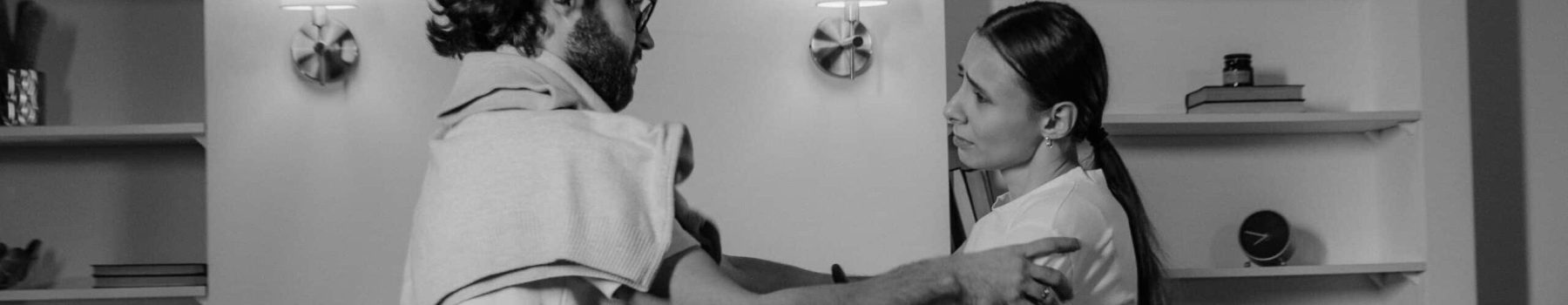 Nafaka, Tazminat ve Ziynet Alacağının Takibi ile ilgili Emsal Yargıtay Kararları - Kadının Kişilik Haklarına Saldırı, Tazminat Sebebidir - Kayseri Boşanma Avukatı - Anlaşmalı Boşanma Avukatı - Çekişmeli Boşanma Avukatı - Aile Hukuku Boşanma Davası - Türk Medeni Kanunu - Kayseri Avukat Zülküf Arslan Hukuk Bürosu